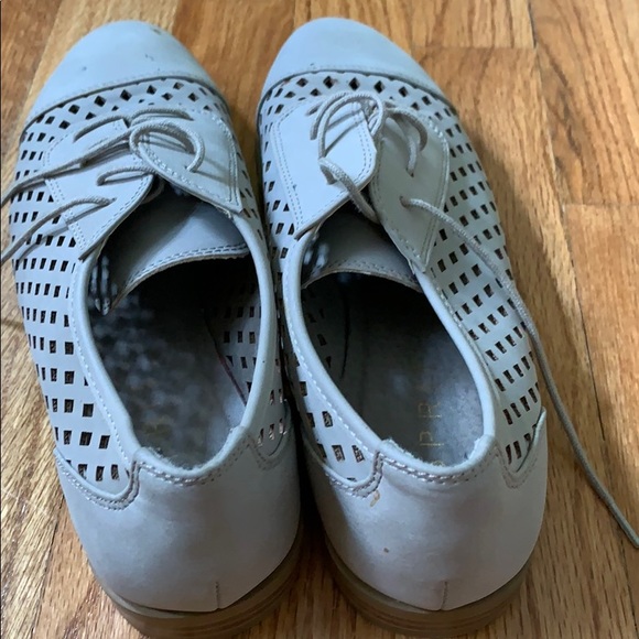 dress shoes - Picture 2 of 3